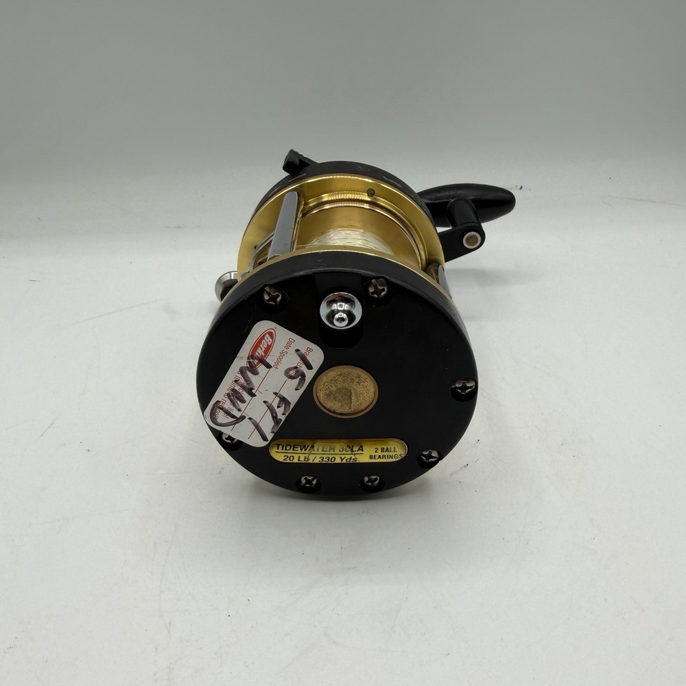 Shakespeare Tidewater 30LA Fishing Reel Saltwater Freshwater 330yds 20lb